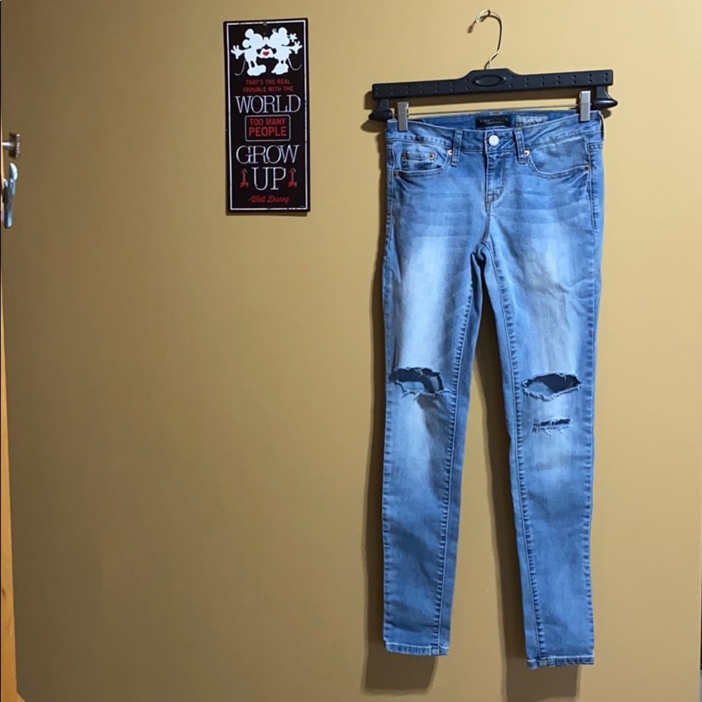 🚤Aeropostale ripped jeans 4L🚤